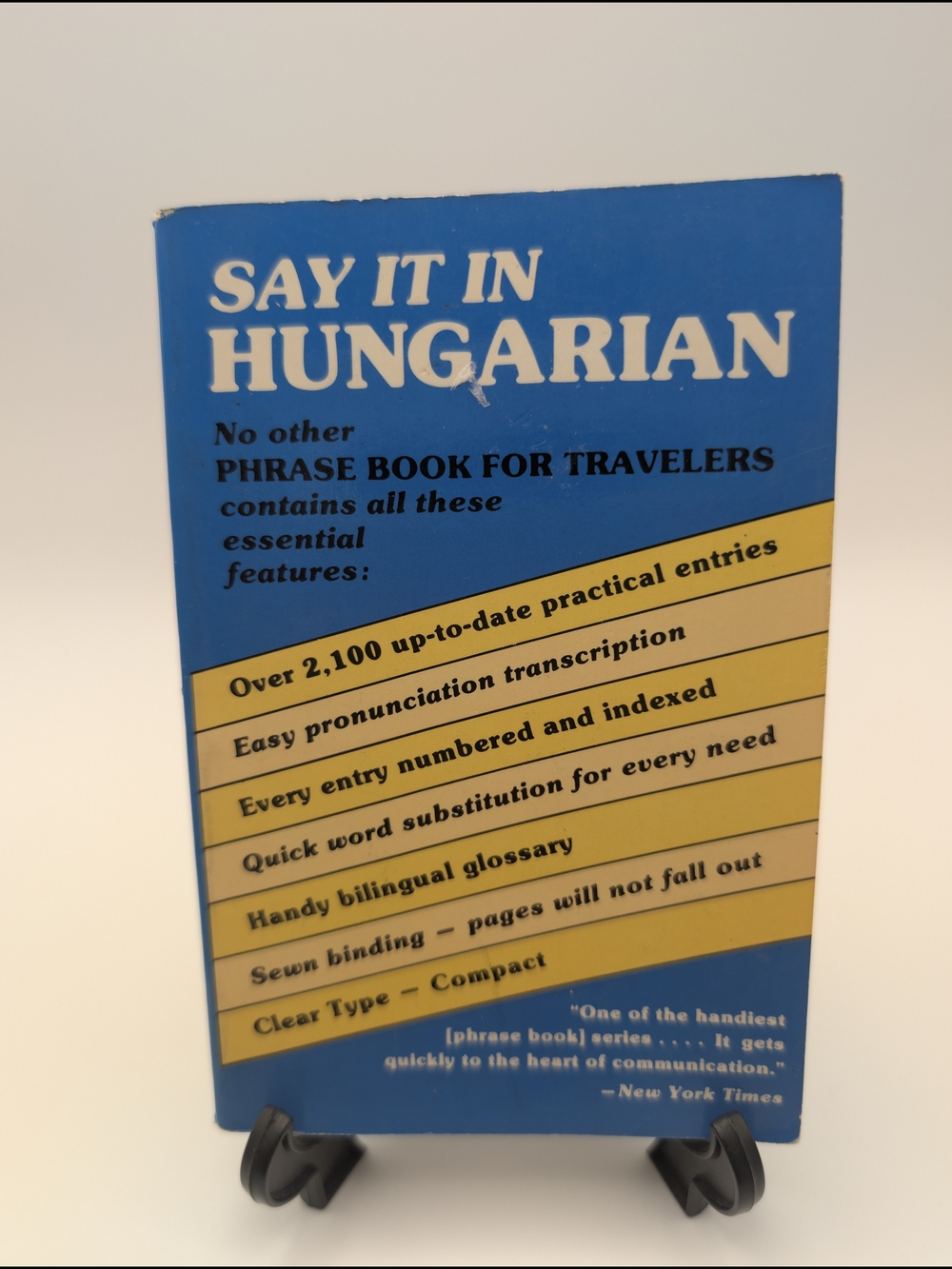 Say It in Hungarian Phrase Book - Blue Travel Guide
